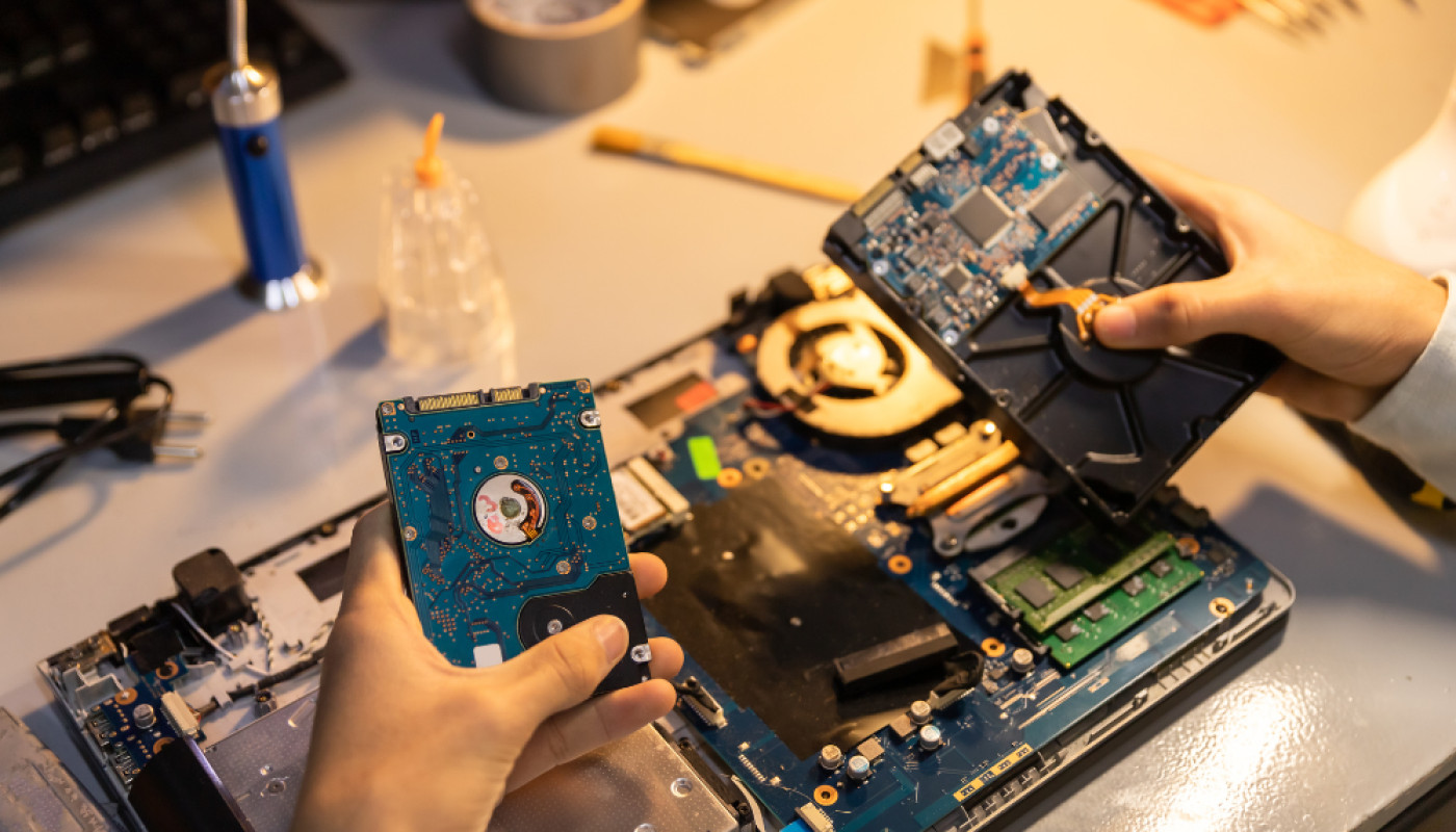 Dépannage informatique à Nice : comment diviser vos coûts par deux en choisissant le bon prestataire